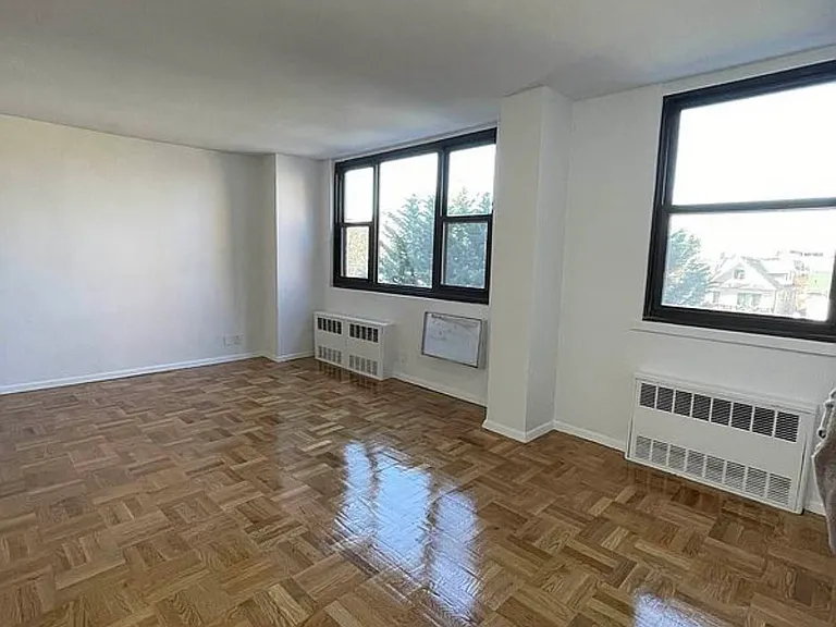 1360 Ocean Pkwy #4M — Photo 2