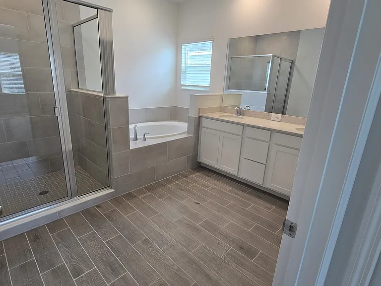 4044 NE 31st Ave — Photo 10