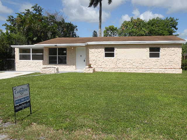 1st image of 4043 SW 49th Ct