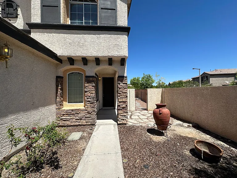 11420 Drappo Ave — Photo 3