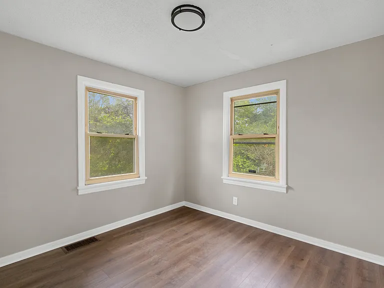 9866 Nolte Ave — Photo 15