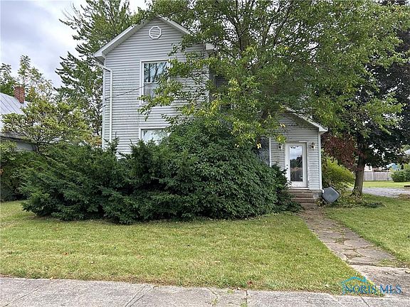 2nd image of 123 E Wallace St