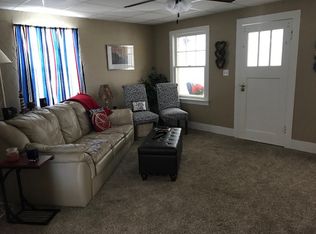 82 Hinshaw St, Arnolds Park, IA 51331