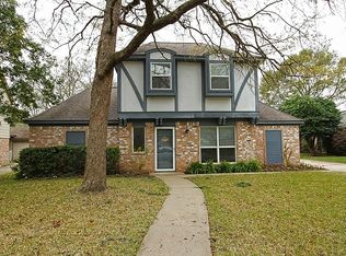 916 Manchester Dr, Conroe, TX 77304
