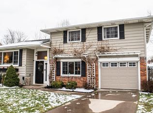 59 Continental Dr, Lockport, NY