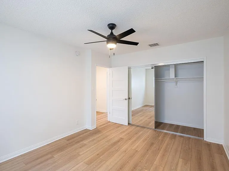 14857 Hartsook St #6 — Photo 20