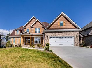 557 Ryder Cup Ln, Clemmons, NC 27012