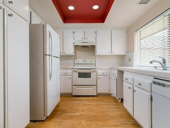 5th image of 318 Lido Ct
