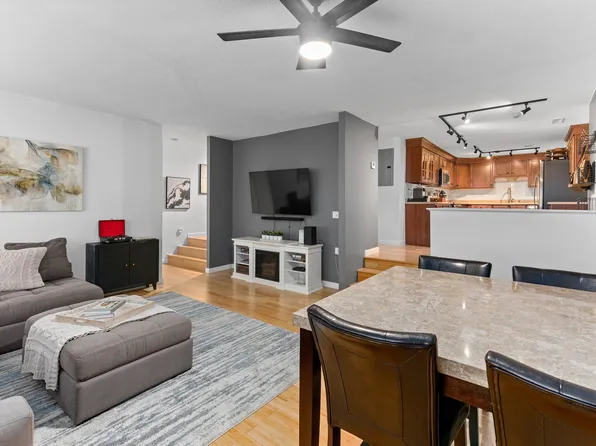 150 Rumford Ave APT 123, Mansfield, MA 02048