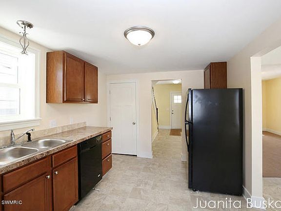 4th image of 239 Palmer St NE