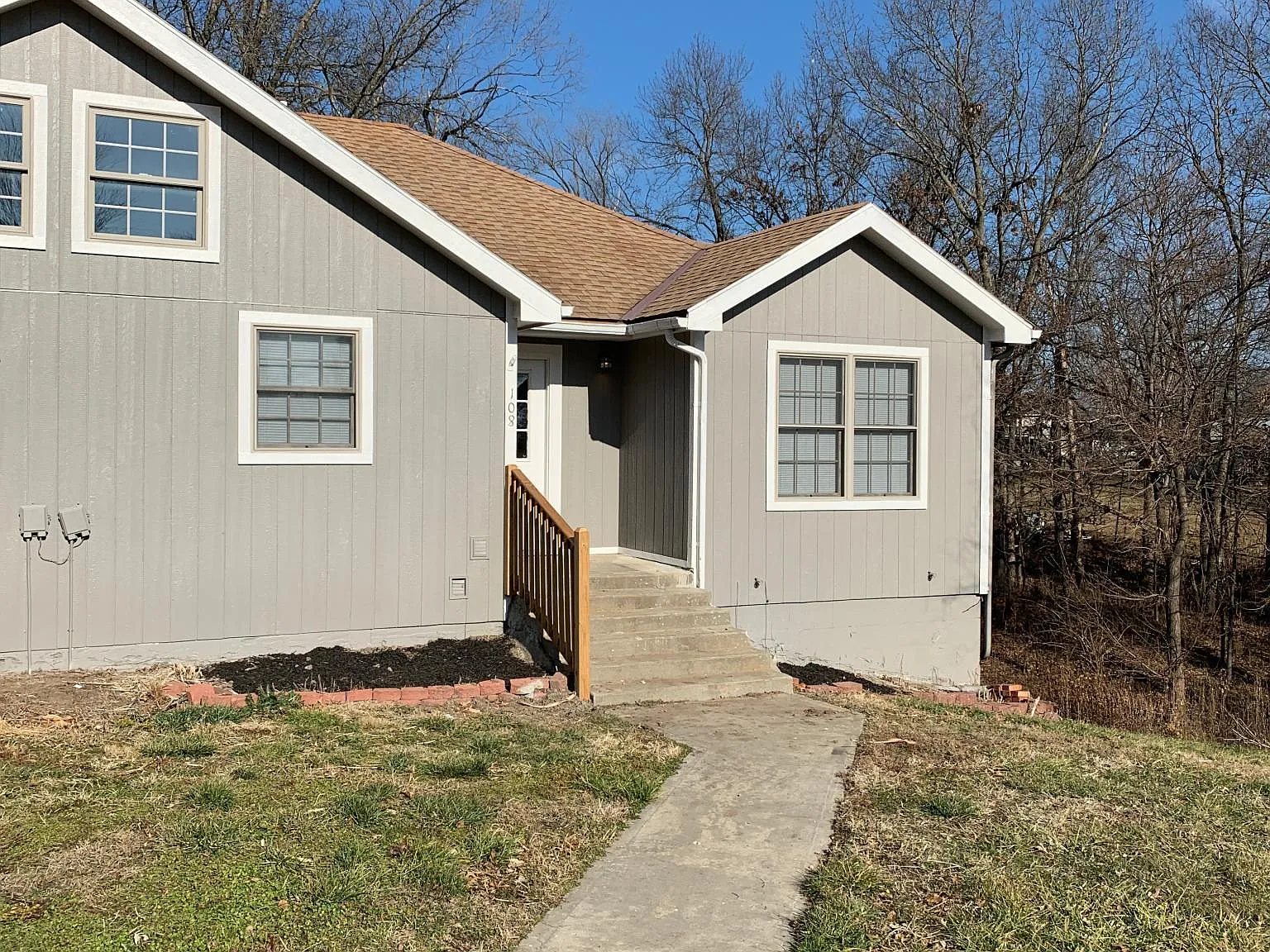 2 bed, 1200 sqft, $975 — Photo 1