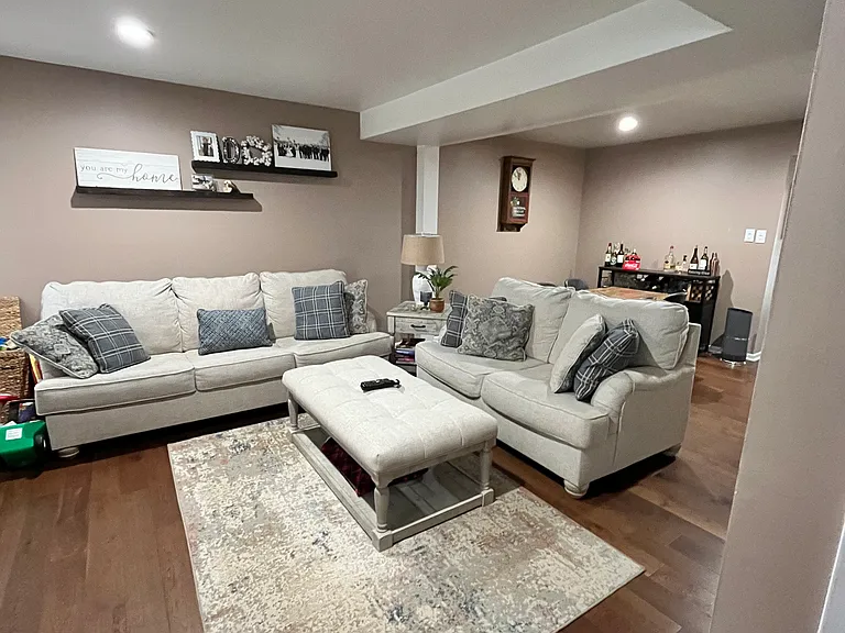 121 Garrison Ct — Photo 5