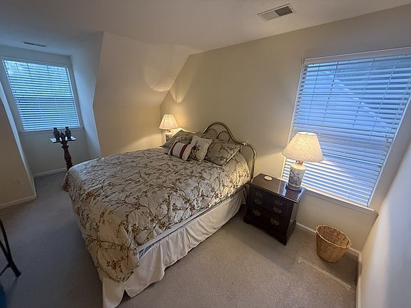 5th image of 3296 Queensgate Way
