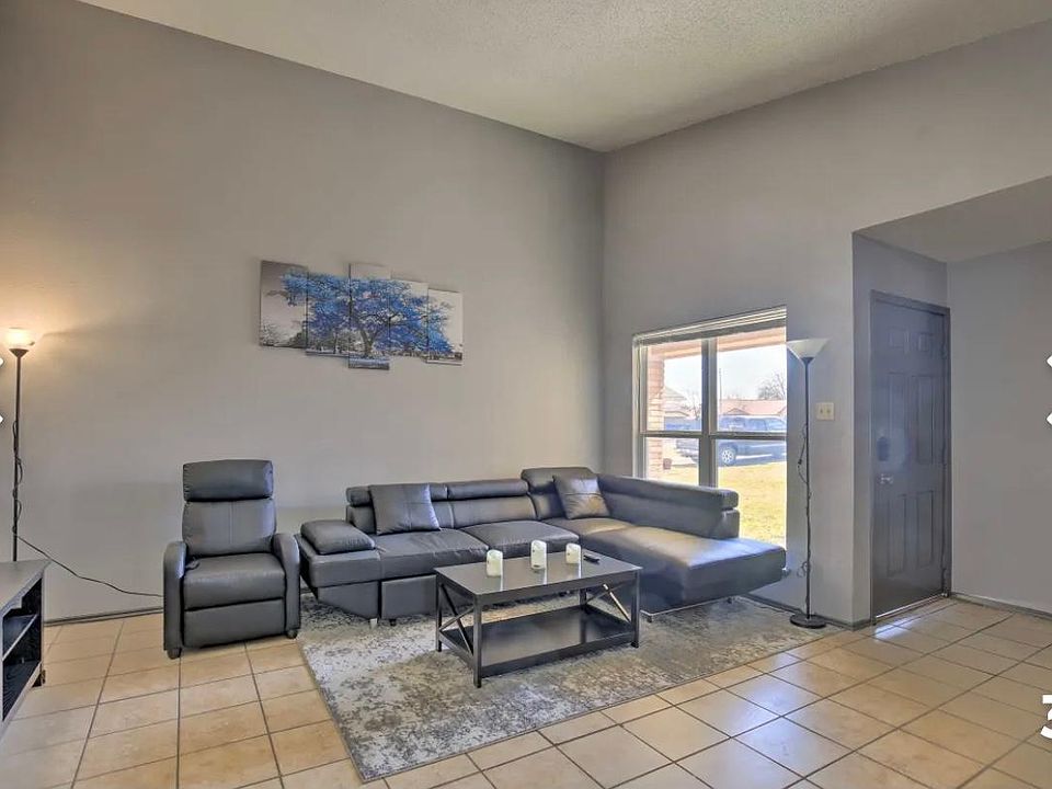 1st image of 5212 Meadow Fld