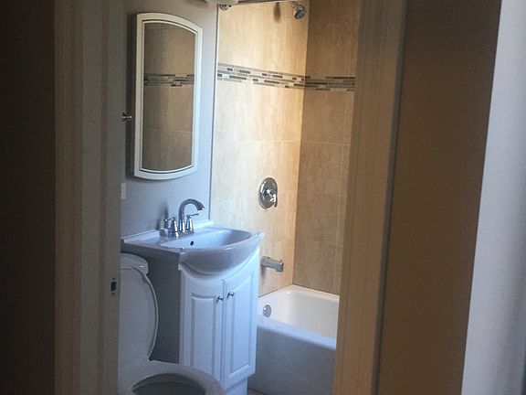 5th image of 413 Marengo Ave APT 204