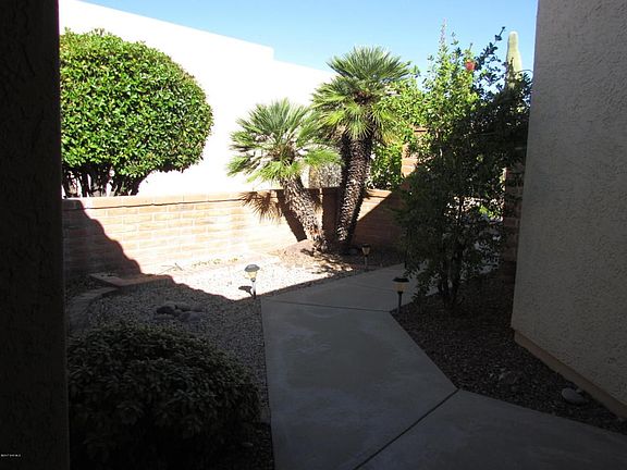 FRONT COURTYARD