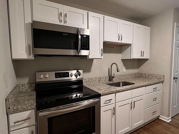 3rd image of 2307 Lafayette Blvd #2B