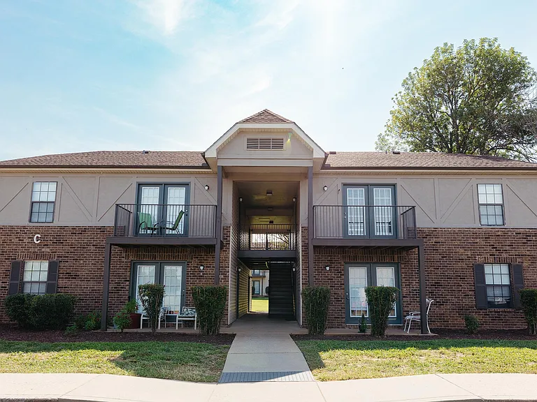 1310 N Rutherford Blvd — Photo 32