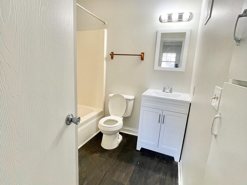 Building Photo 4