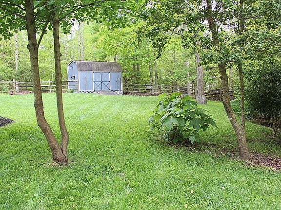 5th image of 43286 Cedarwood Ct