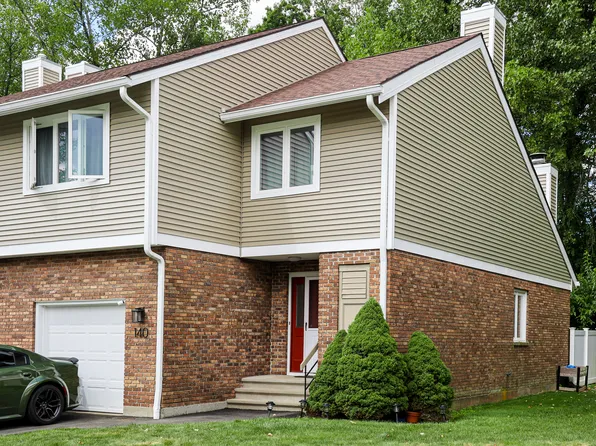 140 Hunter Drive #140, Newington, CT 06107