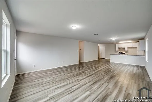 10226 Robbins Blf — Photo 6