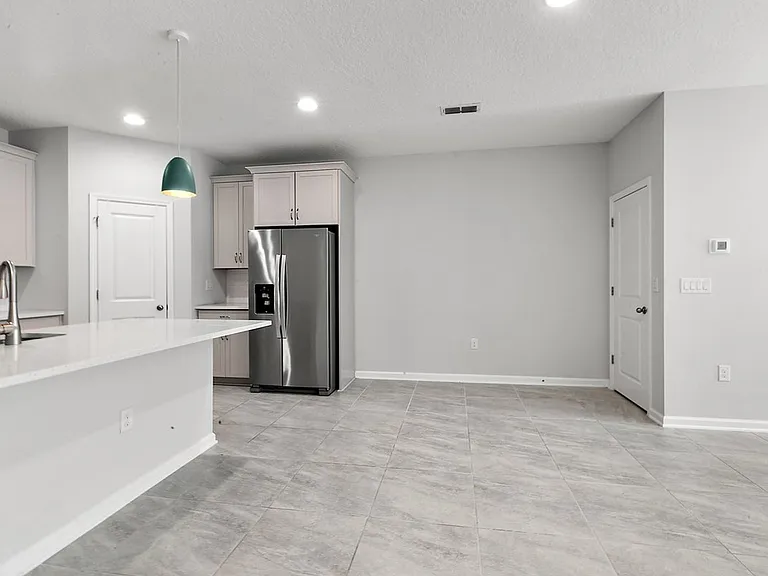 11210 Minnetta Ct — Photo 6