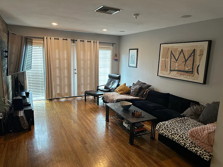 8956 Swinton Ave — Photo 14