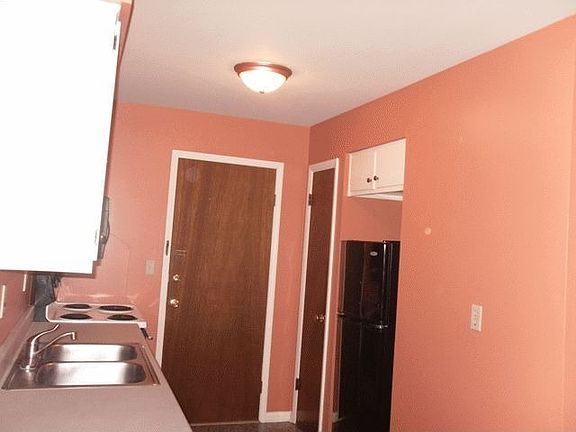 Kitchen new refrigerator & Dishwasher