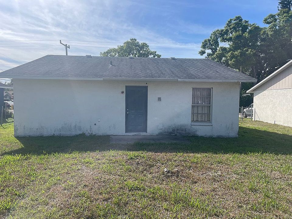 2nd image of 3021 14th St E