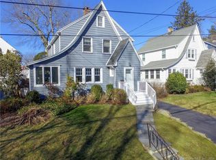 994 Valley Rd, Fairfield, CT 06825