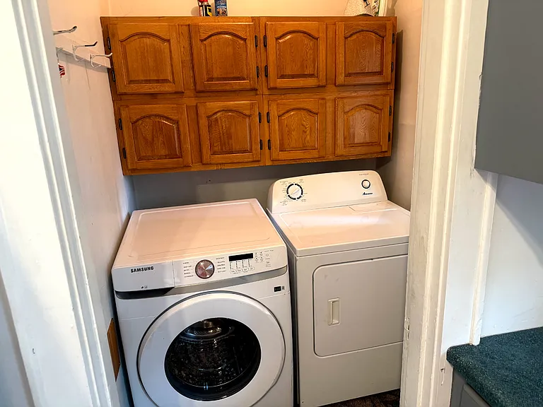 2117 Fairmont Blvd NE — Photo 5