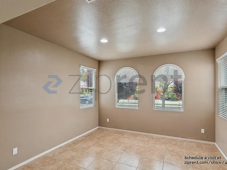 276 Colonial Trl — Photo 16