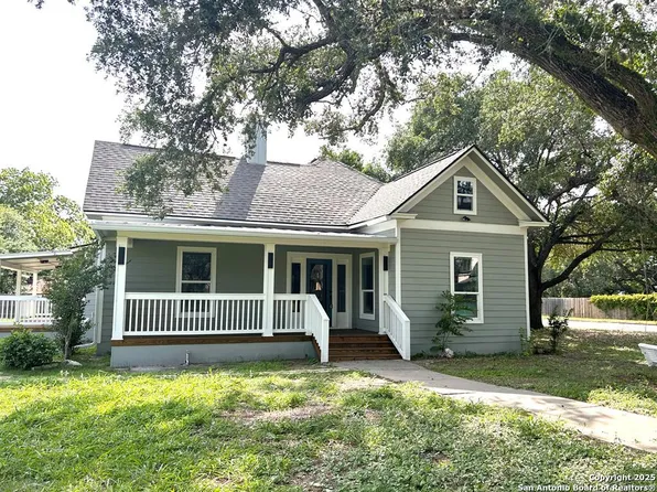 811 N Buchanan St, Beeville 78102