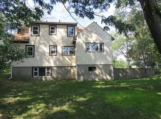 14 Arlington Rd, Burlington, MA 01803