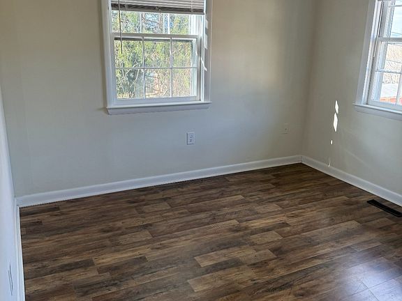 5th image of 339 Skyline Pl