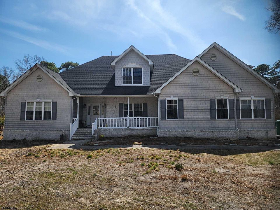 1st image of 306 E Spencer Ln