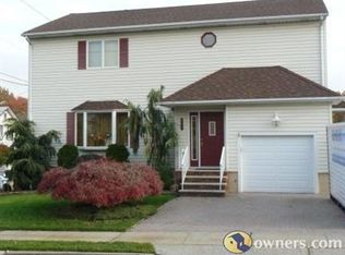 1074 Luhmann Ter, Secaucus, NJ 07094