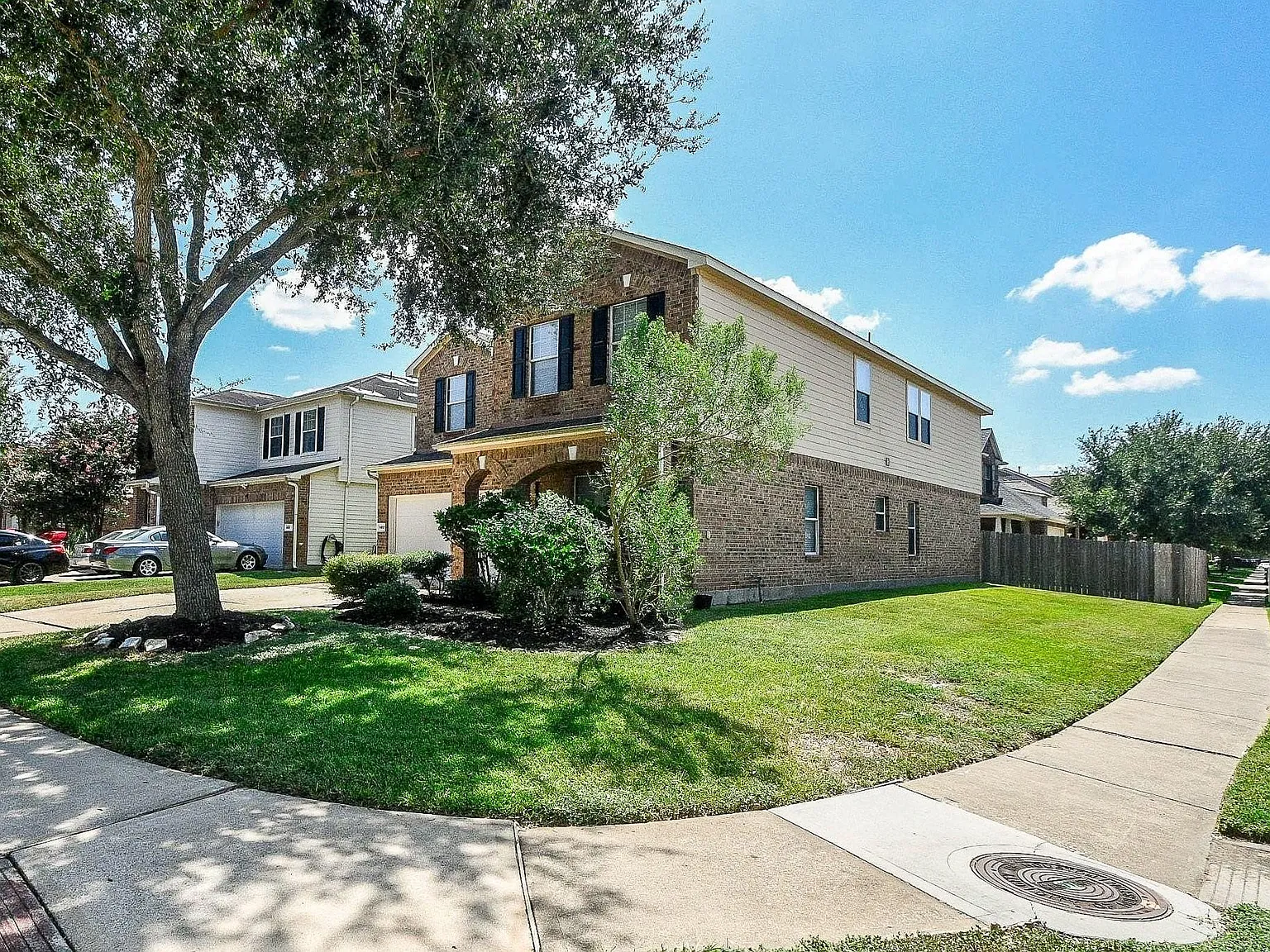 5 bed, 3.5 bath, 3342 sqft, $2,430 — Photo 3