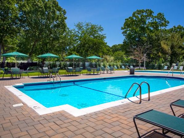 Fairfield Townhouses at Coram | 5000 Townehouse Dr, Coram, NY