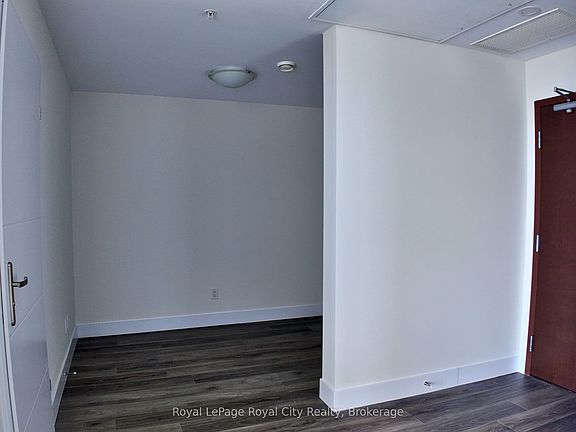 3rd image of 60 Frederick St #3612