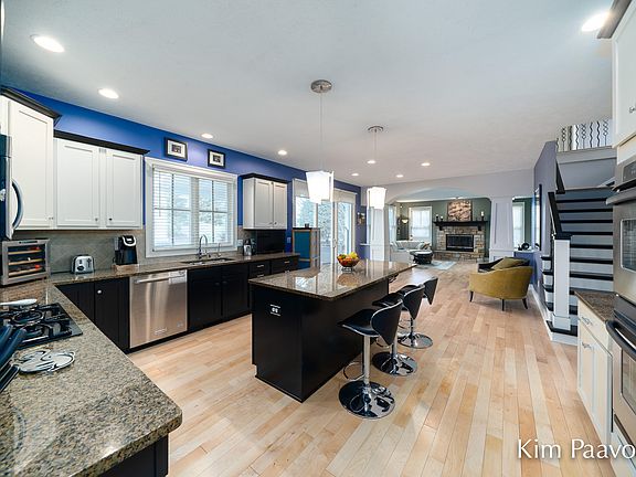 3rd image of 1919 Watermark Dr SE