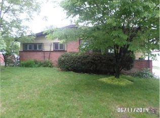 2016 Edgewood Rd, Waukegan, IL 60087