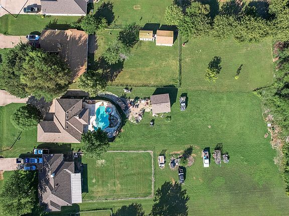 5th image of 123 Country Dr