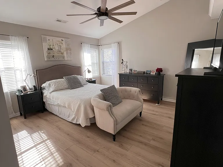 109 Barrie Ct — Photo 15