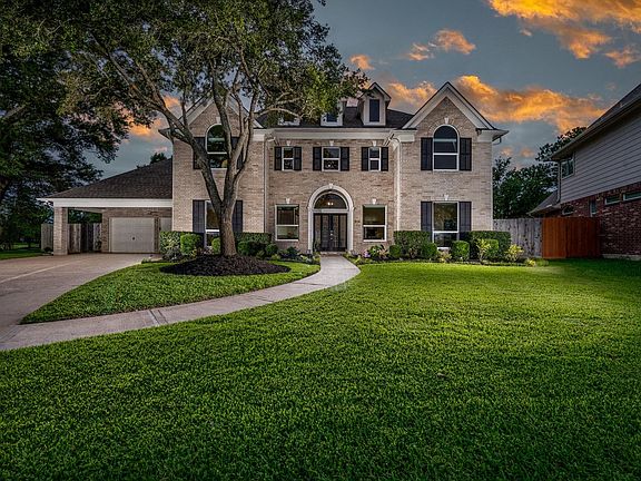 2nd image of 15903 Lake Loop Dr