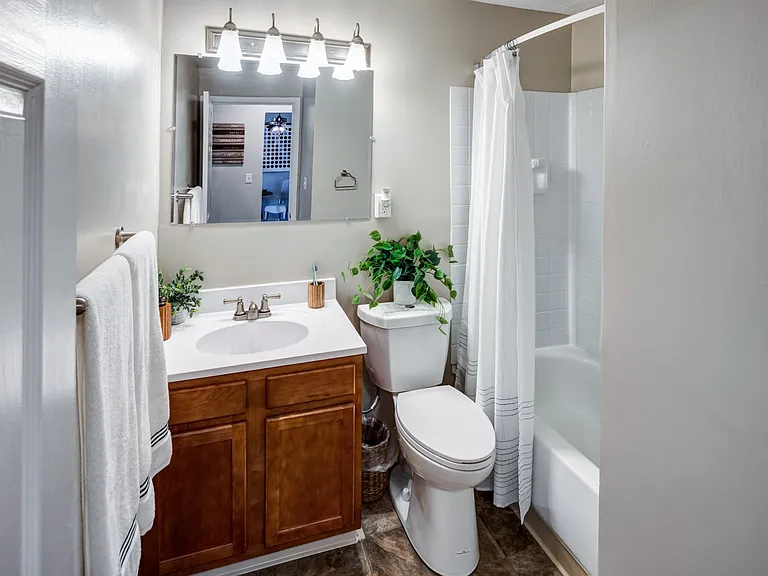 Solon Club Apartment Homes — Photo 10
