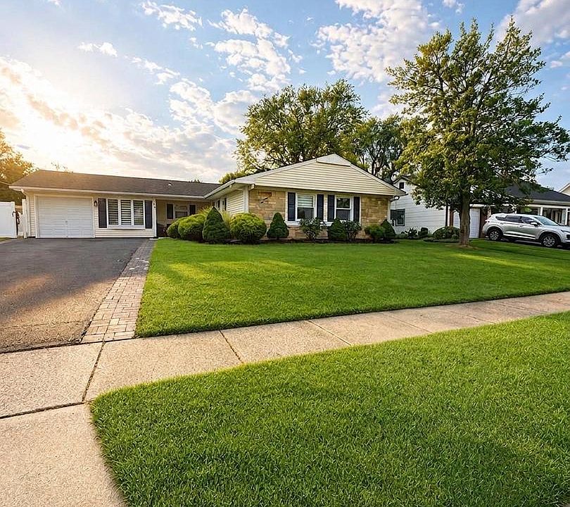 1st image of 28 Gimble Ln