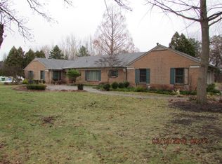 1030 Culver Rd, Essexville, MI