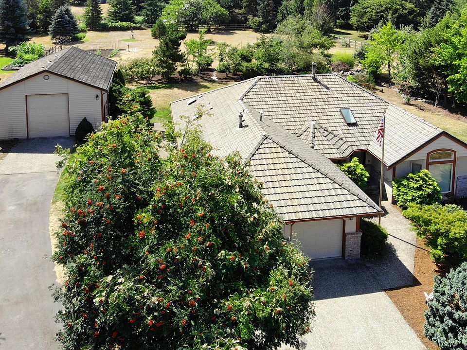 1st image of 3420 Yorkshire Dr SE
